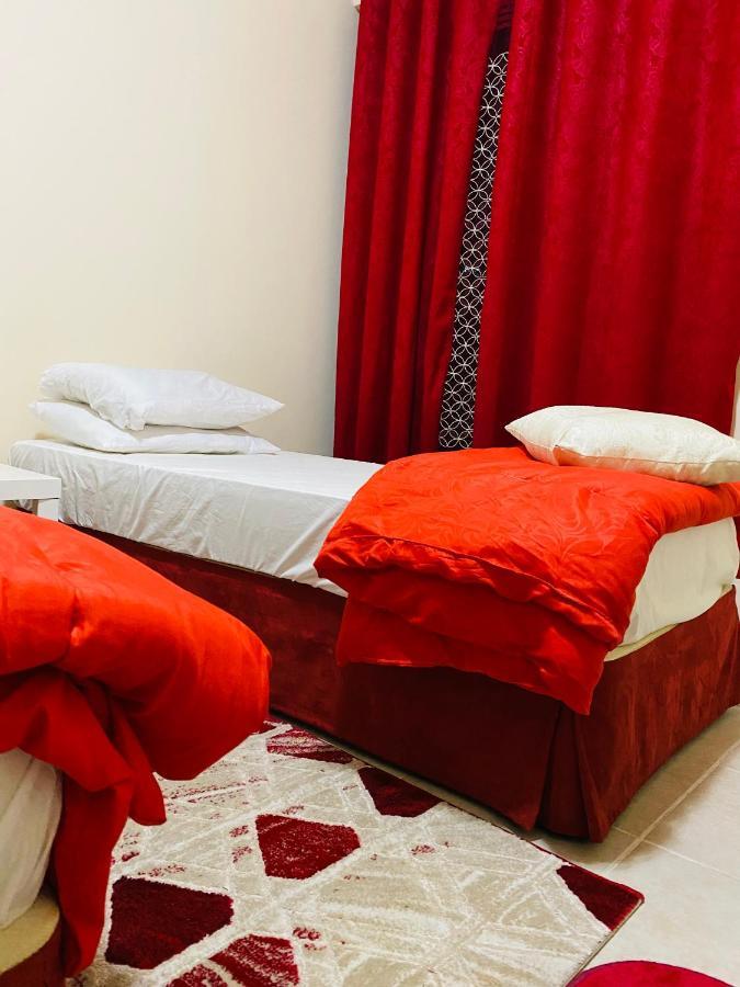 Nash Guest House Females Only Dubai Exteriör bild